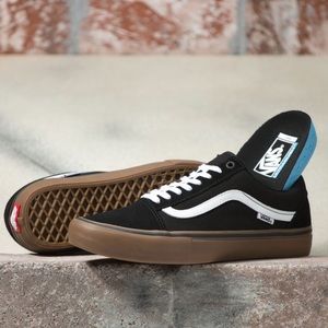 Vans Old Skool Pro, Black with Gum Sole